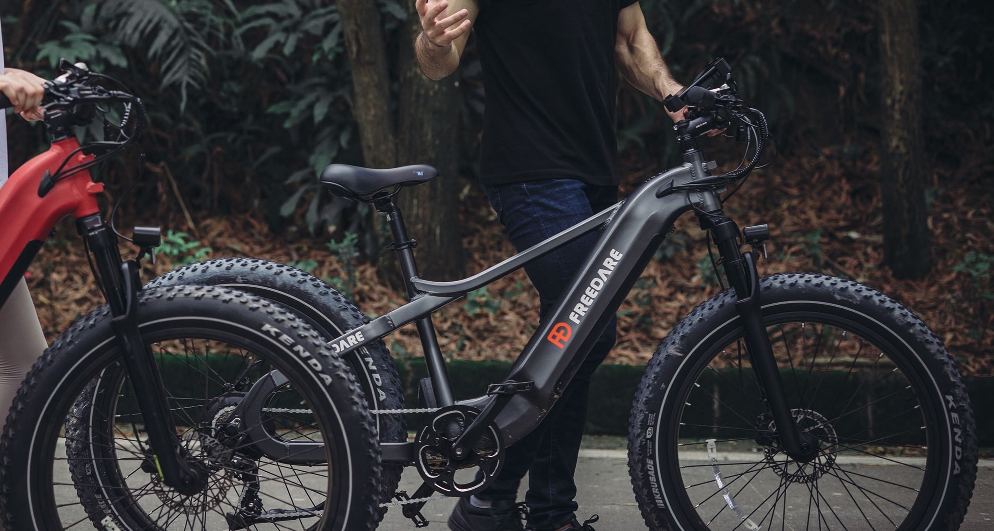 What's the Difference Between Fat Tire and Thin Tire E-bike